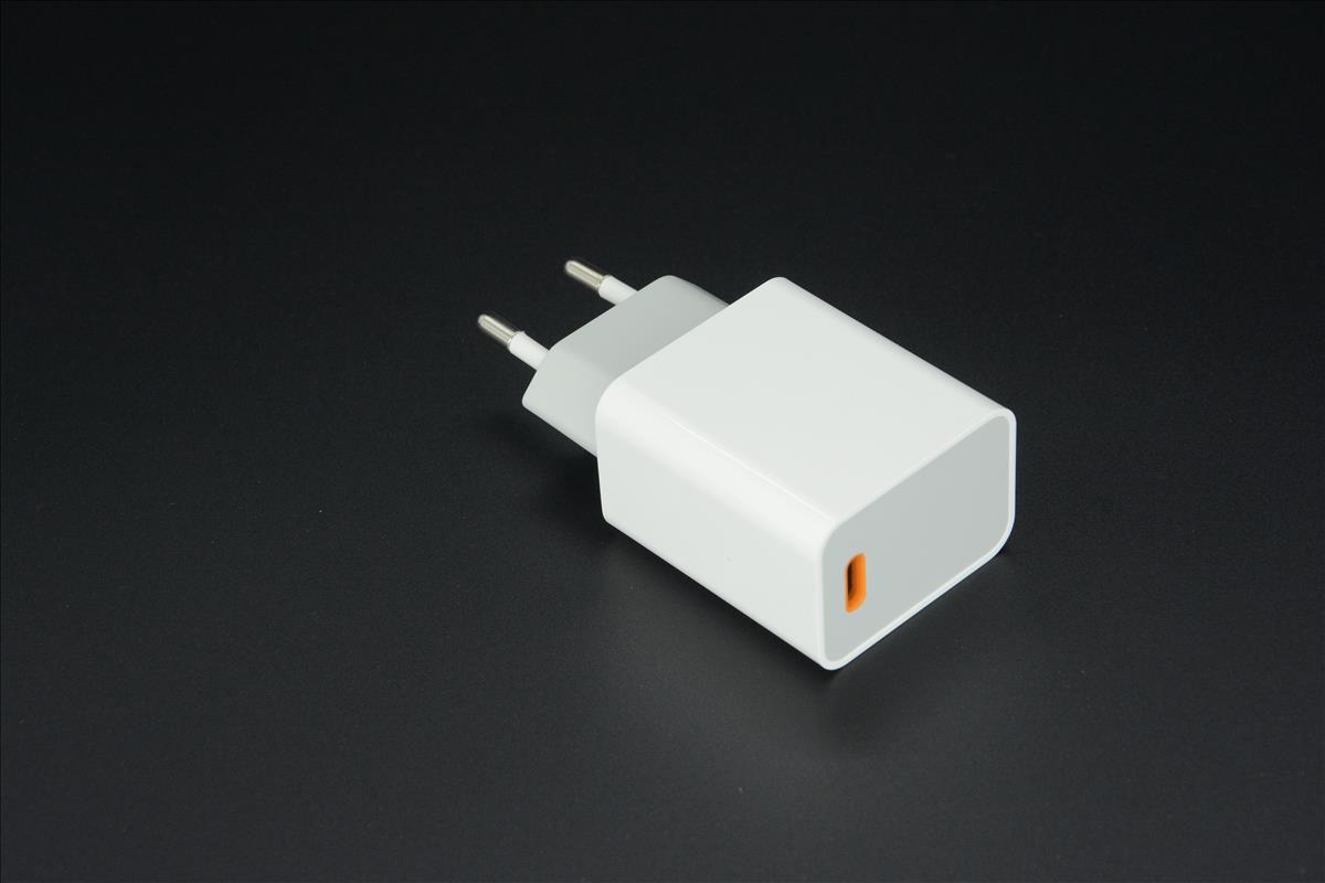 PD快充20W （可支持蘋果手機充電）