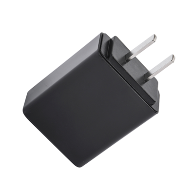QC3.0快充充電器（中規黑色）
